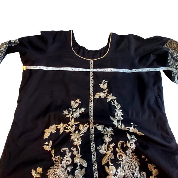 Black & Gold Embroidered Long Kurta With Floral & Paisley Design 3/4 Sleeves - Picture 4 of 7